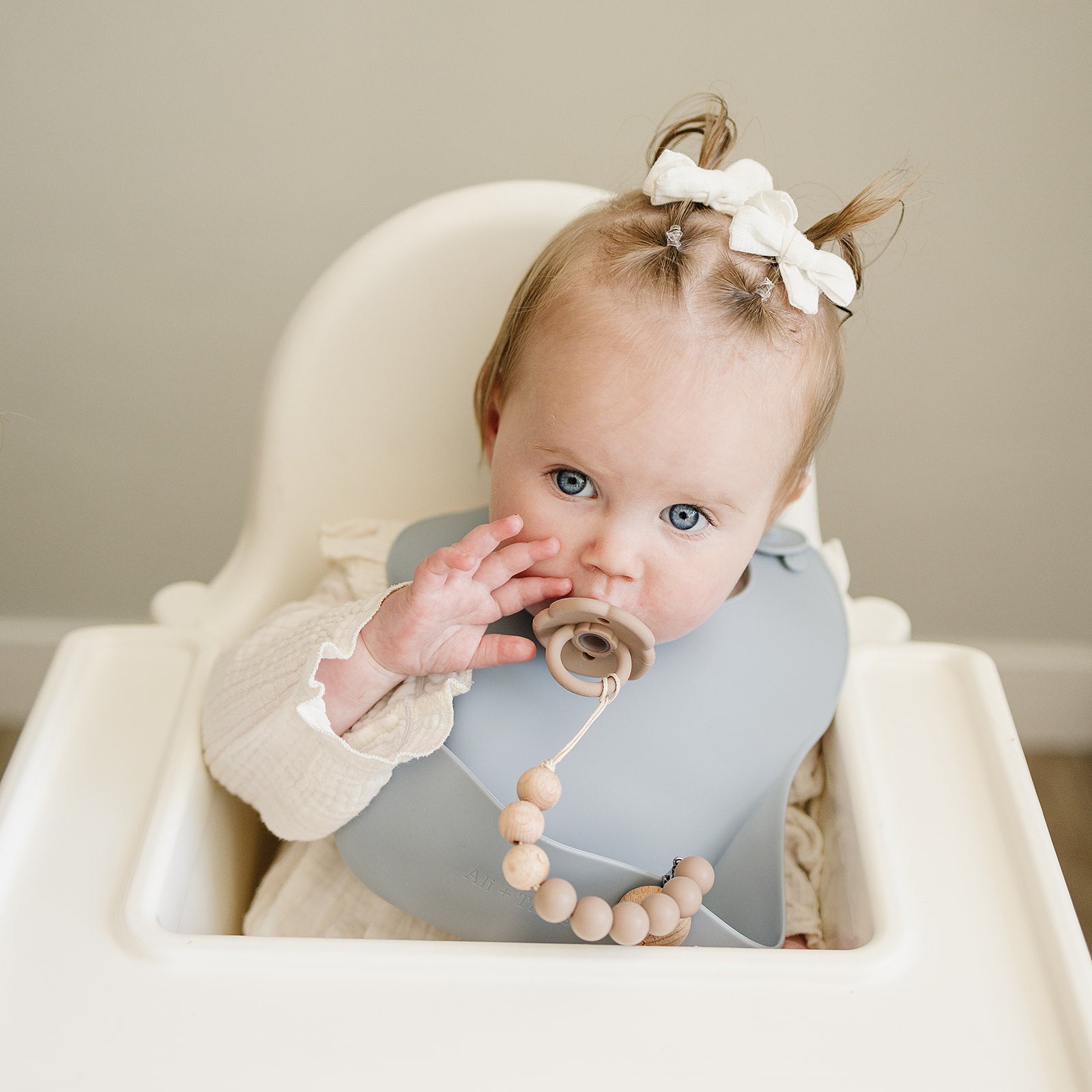 neutral color silicone and wood pacifier clip for babies