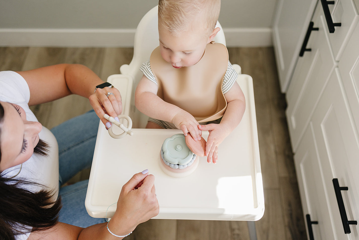 Silicone Baby Bib – Soft, Waterproof Feeding Bib with Catch Pocket | BPA-Free